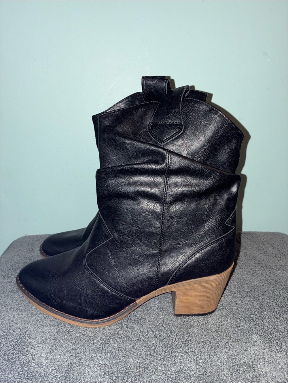 Charles Albert Black Western Mid-Block Heel Boots